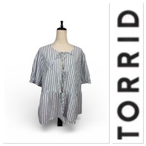 🆕 Torrid blue and white vertical stripes top with ties size 2-2X/18-20